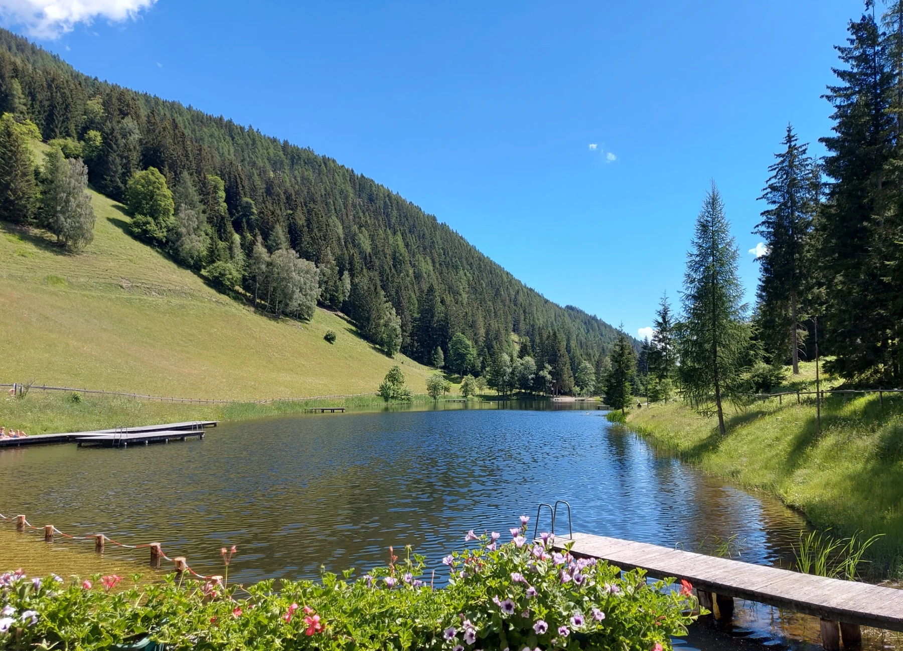 Blick über den Badesee